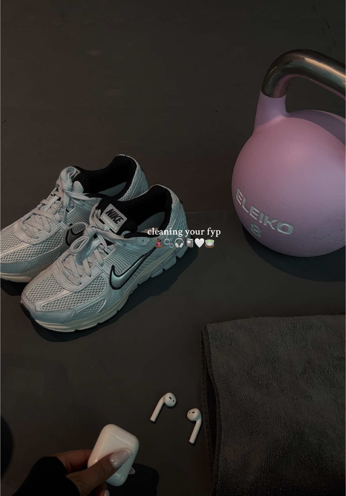 cleaning your fyp 🧘🏾‍♀️🫧🎧📓🤍🍵 #DayInMyLife#studytok#univlog#unidayinmylife#unidayfrankfurt#blackgirltiktok#frankfurtammain #psychologystudent#dailyvlog#dailyvlog#dayinmylifevlog#PositiveVibes#studywithme #studysession#romanticizestudying#CapCut