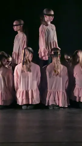 RESTLESSNESS✨ Contemporary Formation #dkstudio1 #dancers #dansenorge #norgesdanseforbund #dance #allekan #dancefamily #idodance #fyp #foryou #contemporary 