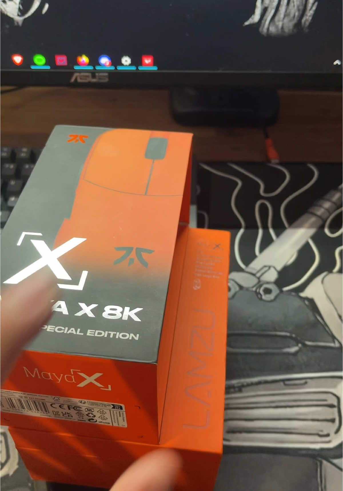 Fnatic x Lamzu Maya X 8K #fyp #viral #setuptok #pcgaming #techtok #mousepad #mouse #gaming #fnatic #technology #8kpollingrate #keyboard 