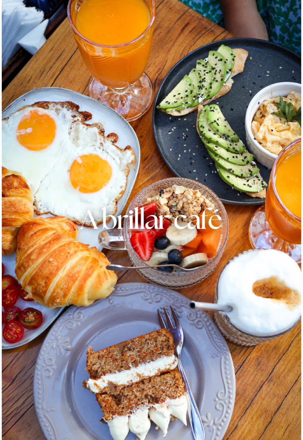 @abrillarcafe un café que no solo tiene altas opciones de desayuno, brunch y merienda sino también opciones al mediodía ✨ Pet friendly ✅🐶 #merienda #brunch #puntadeleste #Foodie #reseña