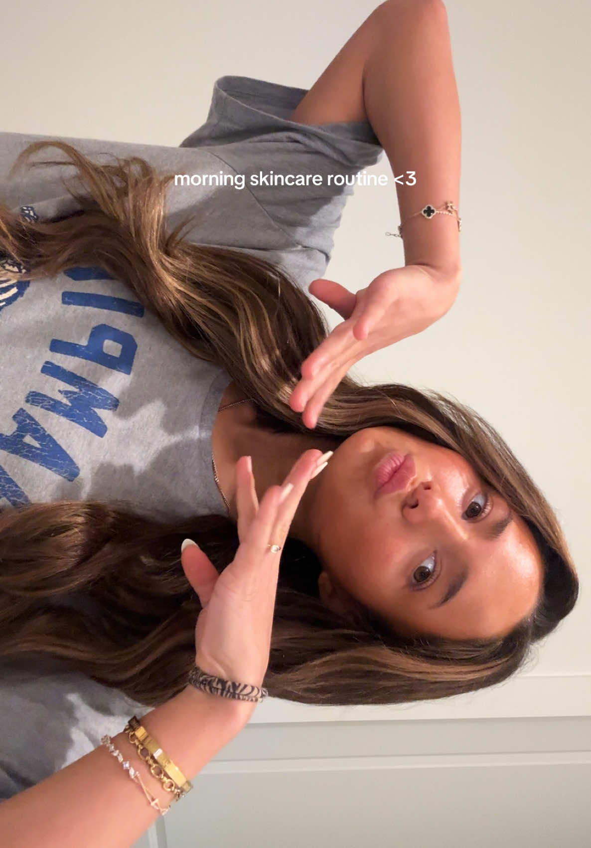 morning refreshs are my fav time of the day @Youth To The People @sttropeztan  @DERMA E @Clarins USA @Crest @Lancôme #skincare #routine #morningroutine #morning #SelfCare  #teethwhitening #products #beauty #beautyproducts #skincareroutine 