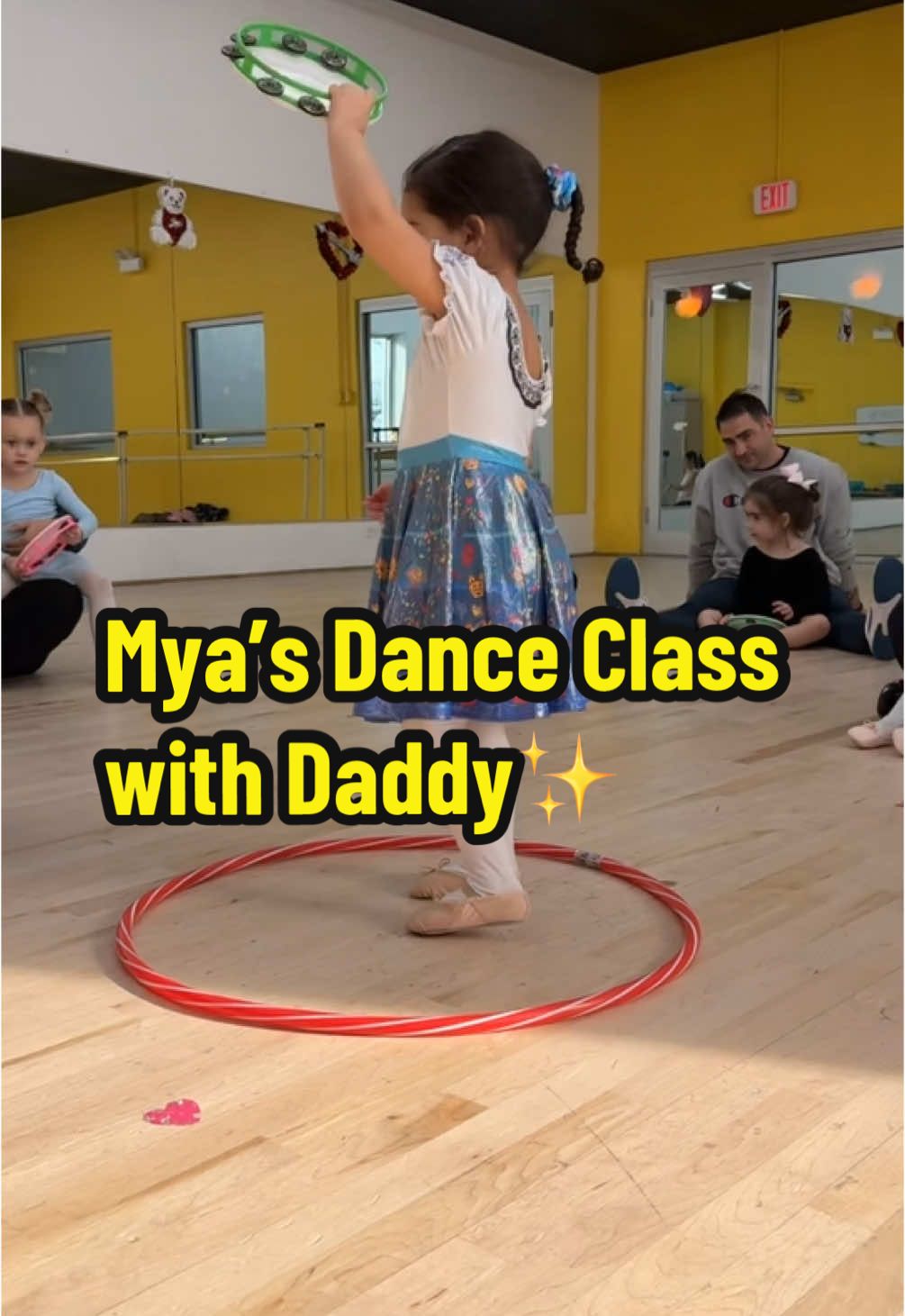 Mya’s Dance Class with Daddy! ✨ #dance #toddlerdance #dancingtoddler #toddlersdancing #danceclass #toddlerdanceskills #toddlersdance #foryou #hollowaysisters #hollowaygirls #fypage 