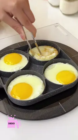 🍳 ¡Cocina más rápido y fácil con la sartén de 4 divisiones! 🍳 ¿Quieres ahorrar tiempo en la cocina? Esta sartén antiadherente con 4 compartimentos te permite: ✅ Cocinar diferentes alimentos al mismo tiempo. ✅ Evitar que los sabores se mezclen. ✅ Disfrutar de una limpieza rápida gracias a su revestimiento antiadherente. ✨ Ideal para desayunos, almuerzos y cenas completas en minutos. #sarténantiadherente #cocinarrápido #utensiliosdecocina #amantesdelacocina #cocinafácil #practicoydelicioso #navidad #amazonmexico #mercadolibremexico