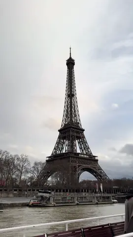 Such a beauty #paris #eiffeltower 