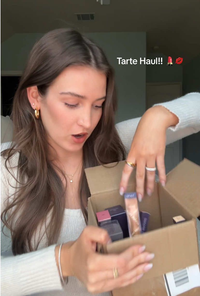 ily @tarte cosmetics !!! unboxing haul 🤭 . . . #atx #austin #fyp #fypage #fypシ゚viral #fypツ #foryou #viral #foryoupage  #beauty #BeautyTok #beautyproducts #makeup #makeuphaul #sephora #tarte #tartecosmetics #tartemaracujajuicylip #sephorahaul #sephoramusthaves #MakeupRoutine #atxinfluencer #austininfluencer #texasinfluencer #austintxinfluencer #teamwork 