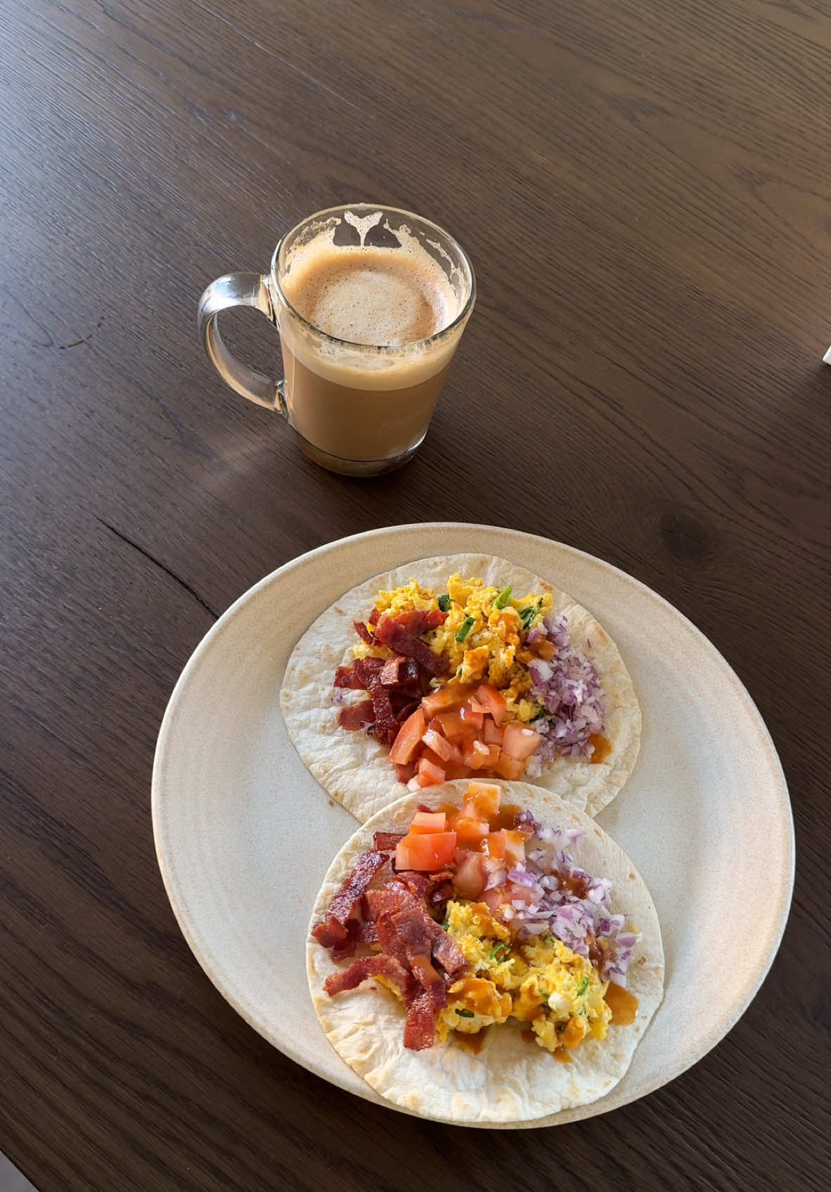 Cherishing a calm morning w/ breakfast❤️ 