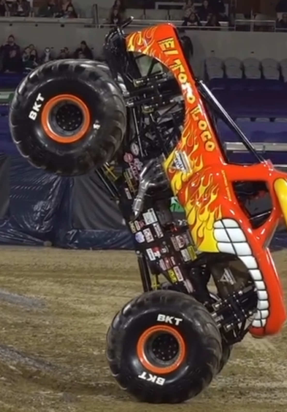 Moonwalk City!! How long do you think a monster truck can go?! #monsterjam #monstertrucks 