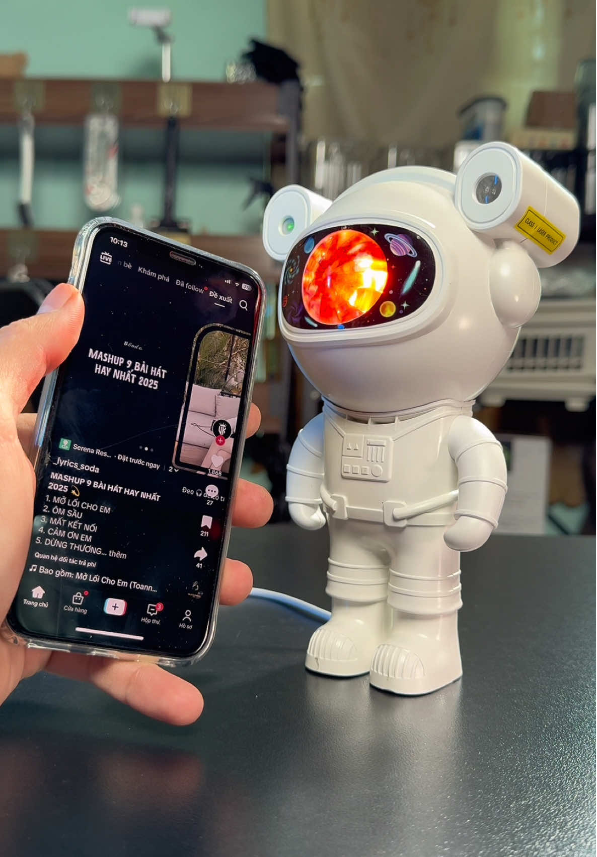 Đèn phi hành gia Galaxy chiếu sao thiên hà để làm đèn decor phòng hay đèn ngủ hết nấc các bạn nhé #denphihanhgia #denphihanhgiagalaxy #denchieusao #datnhacua 