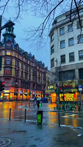 Nothing is better than having someone who accepts the real you🤍 #unfreezemyacount #germany #streetwalk #europe #frankfurt #travel #foryo #foryoupage❤️❤️ 