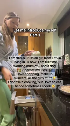 I actually never made any introduction videos, so here it is (not that anyone asked) 😂 #mumtok #mumlife #relatable #realisticlife #notaesthetic #workingmum #cleaning #CleanTok #asmr #letmeintroducemyself #foryou #foryourpage #fypage #fyppppppppppppppppppppppp #fypシ゚ #fyp #virallll 