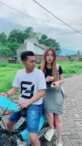 Jangan takut d bawah terik sinar matahari😍@Novaltupall22 