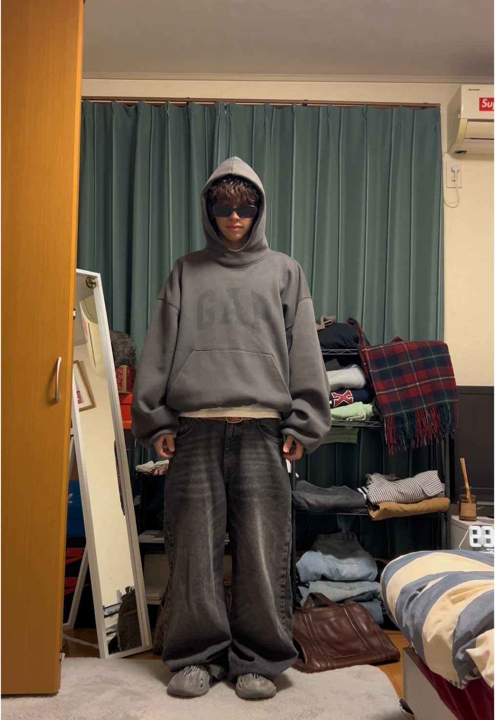 yeezygap着こなし難しい、、 頑張って着こなしたい。 #OOTD #fyp #fashion #04 #outfit #yeezygapbalenciaga #yeezygap 