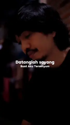 BUAT AKU TERSENYUM #buatakutersenyum #dutasheilaon7 #sheilaon7 #son7 #musikvideo #lirik #laguindo #musikindonesia #liriklagu #lirikvideo #laguindonesia #laguviral 