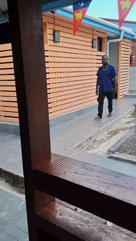 Time you kisim uncle blo you lo ples lo go kaikai pizza for the first time 🤣 #kapiakboys #bovotel 