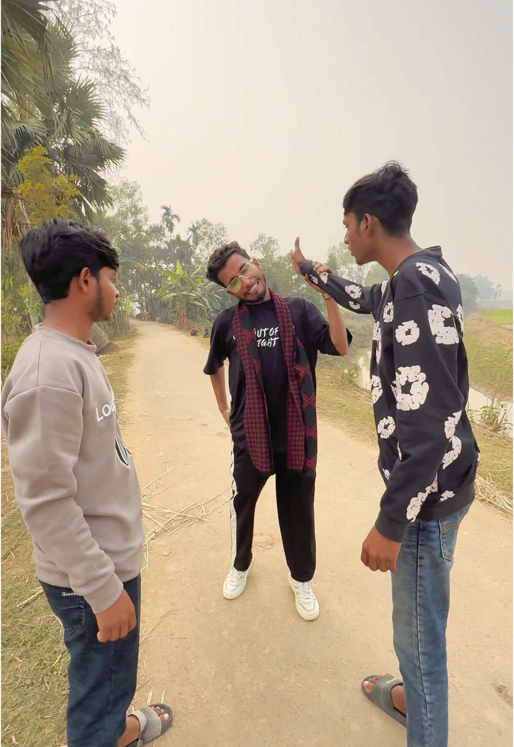 বন্ধুর হিরোগিরি শেষ🤣। #tranding #নাছা_ভাই_বিনোদন #tiktoktainment #tiktok #banglafuny #funny #comedy #viraltiktok #foryou 