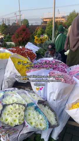 mungils sekali aku wkwk