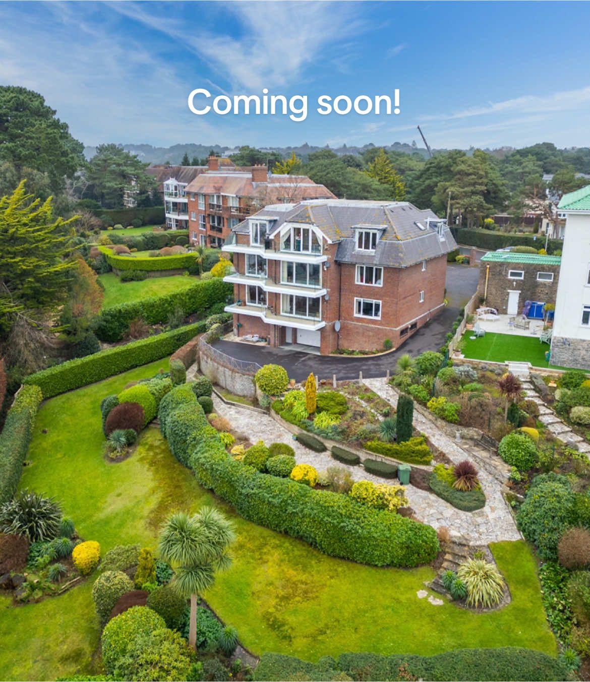 Coming soon… A spacious penthouse in a block of just three apartments on Nairn Road in Canford Cliffs boasting panoramic views over Poole Harbour. A wonderful opportunity to create a charming seaside home. Guide price £1.15m. Pre launch viewings available now, for more details or to arrange a viewing please contact our team on 01202 706006 #TailorMadeSandbanks #Sandbanks #CanfordCliffs #LuxuryApartments #LuxuryHomes #PrimeLocation