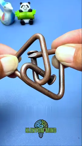 cara memisahkan paku segitiga dengan metode dislokasi #tekateki #puzzle #logika #asahotak #puzzlegame 