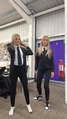 @alesha🍒🕺🪩 #fyp #school #besti 