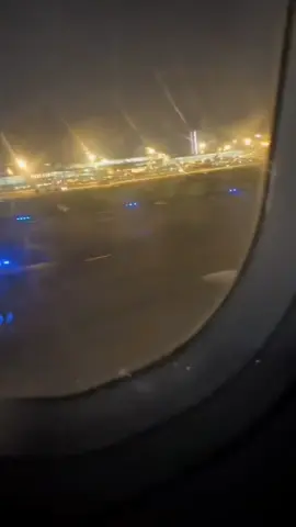 Tân Sơn nhất về đêm  #tansonnhatairport#maybaycatcanh#xanha #xaque 