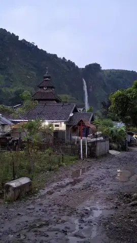 menjelang magrib di pedesaan 