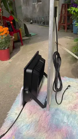 Đèn pha năng lượng mặt trời 300w TP chính hãng #tampro #dennangluongmattroi #dennangluongmattroisieusang #dennangluongmattroithehemoi 