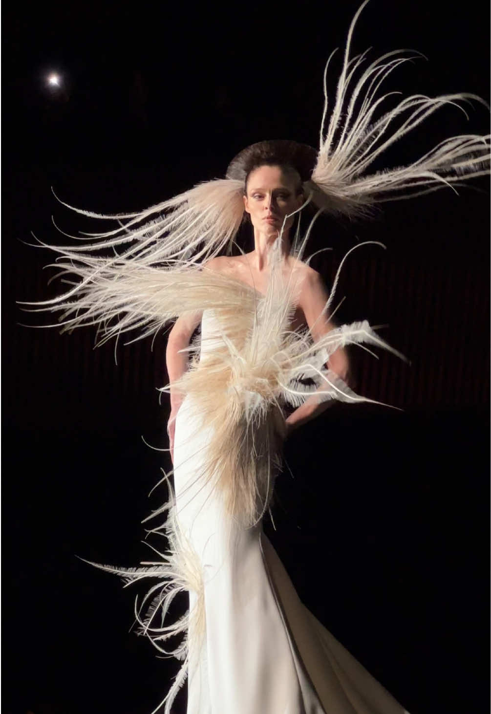 #cocorocha clôture le défilé #hautecouture #stephanerolland #pfw #TikTokFashion #fashiontiktok 