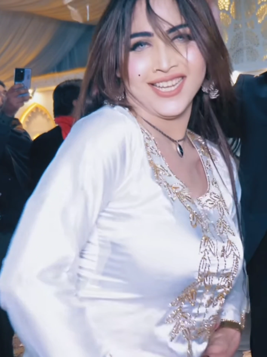 Munda Patwari Da _ Mehak Khanzadi New Mujra Dance Performance 2025 Part 5 #songsarikinew2025 #songsarikinew2024 #rimal_ali_shah_official1 #urwakhansarikisong #mahekmalikofficial #paripari #mahag 