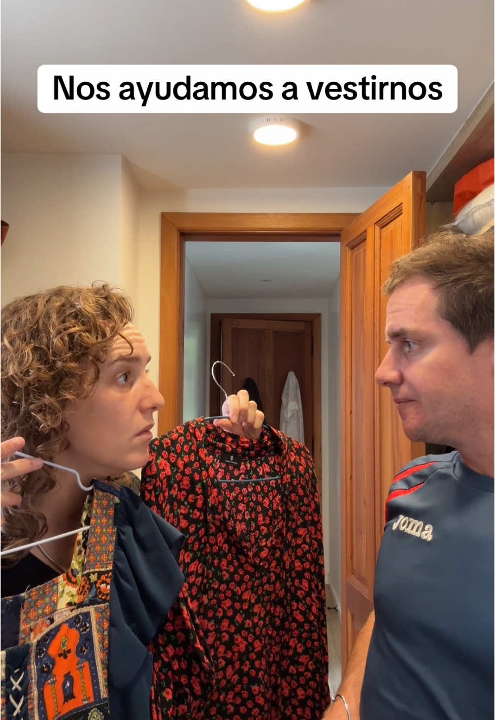 Cuál me pongo? #parejadelmundial #futbol⚽️ #jerofreixas #parejas #comedia 