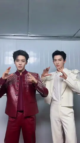 สองสาเต้นด้วยกัน 😁 #โหวหมิงฮ่าว #หวังซิงเยว่ งานส่งท้ายปีเก่าตรุษจีน สถานี CCTV  ทิเบต 28/1/2025 ##houminghao##neohou##wangxingyue