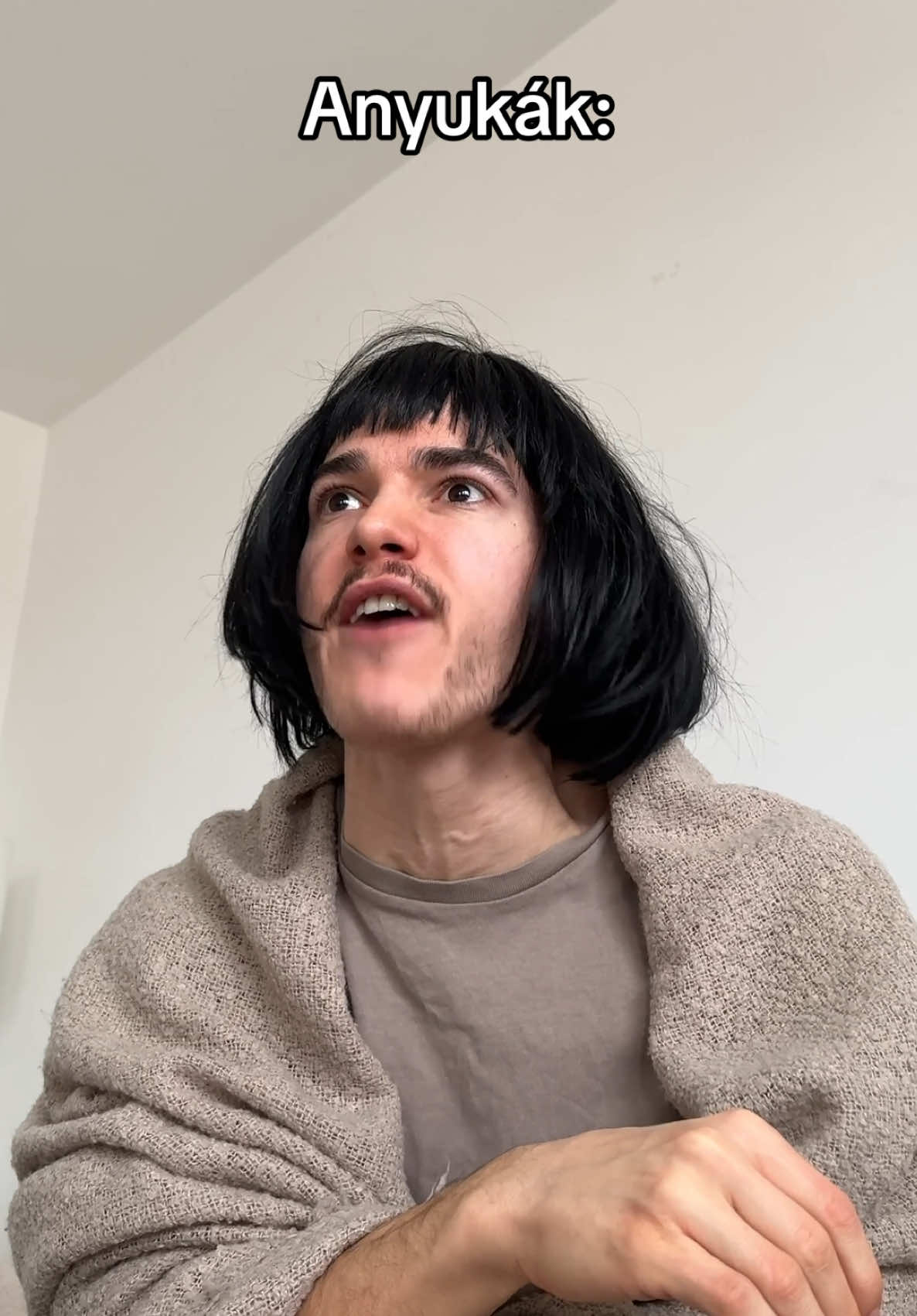 Mert így szeretjük őket! 😅👩🏻 Kinek ismerős? 🤔 #comedy #hungary #stumpfpatrik insta: stumpfpatrik ✨