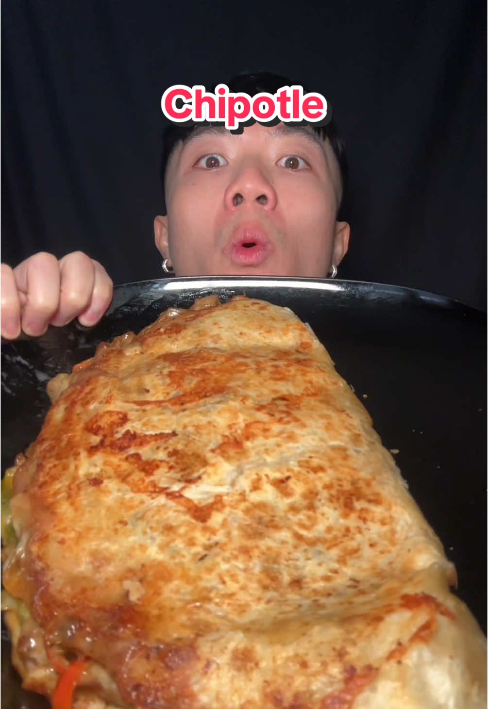 Chiptole qwuesadilla @Chipotle  #fypシ゚viral #mukbang #eating #Foodie #foodtiktok #asmreating #losangeles #unitedstates #america #chipotle #quesadilla 