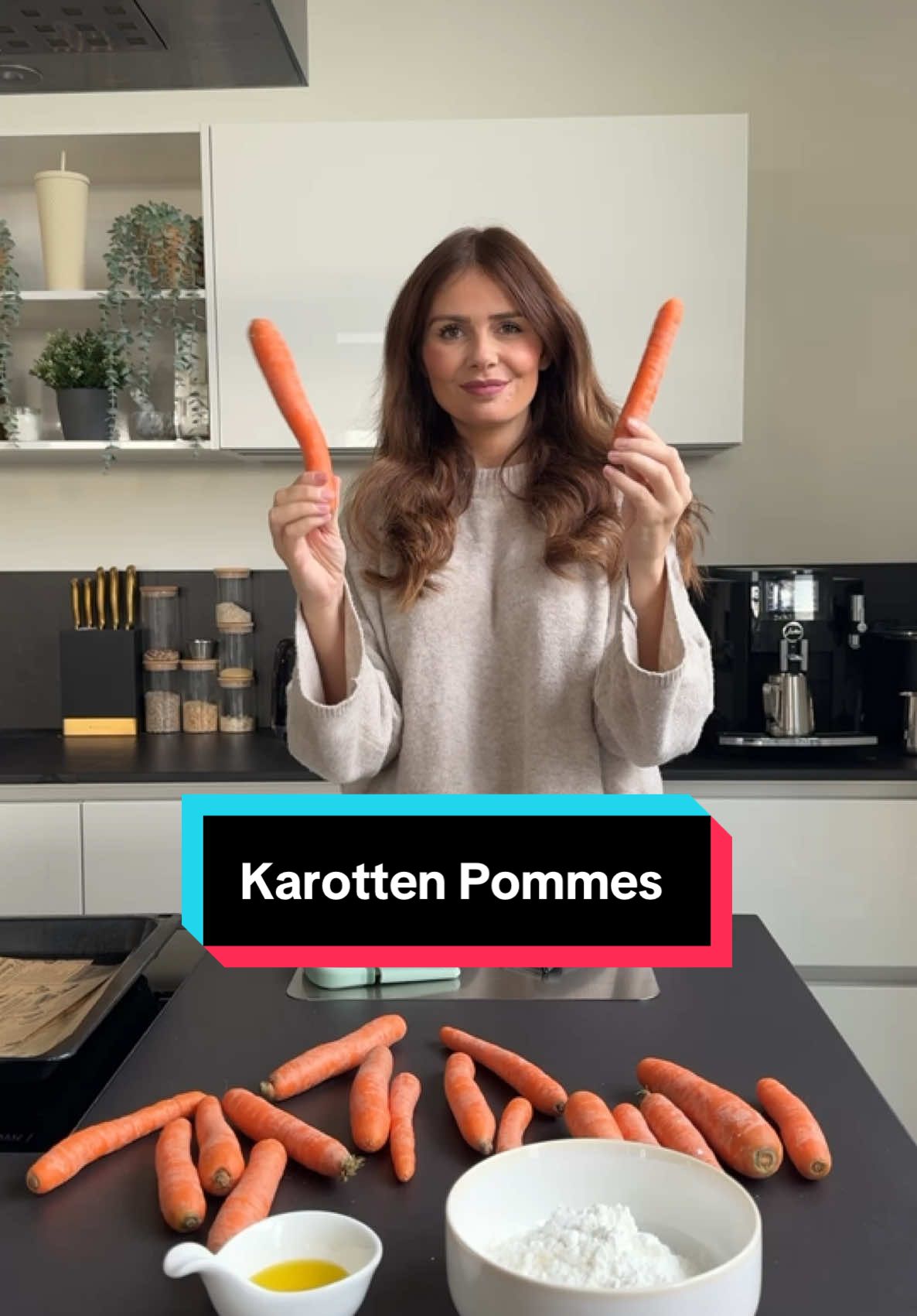 Wer liebt auch Pommes ?🍟 😃 Glaubt mir Karotten Pommes schmecken sooooo gut ❤️ #essen #pommes #karotten #lecker #rezept #mama #kind #breifrei 