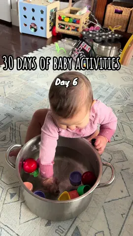 For babies under 6 months you can use a pan that is more shallow, water is a great sensory activity for all ages but only SUPEVIZED! 💕#babyactivities #babyplayideas #sensoryactivities #sensoryplayideas 