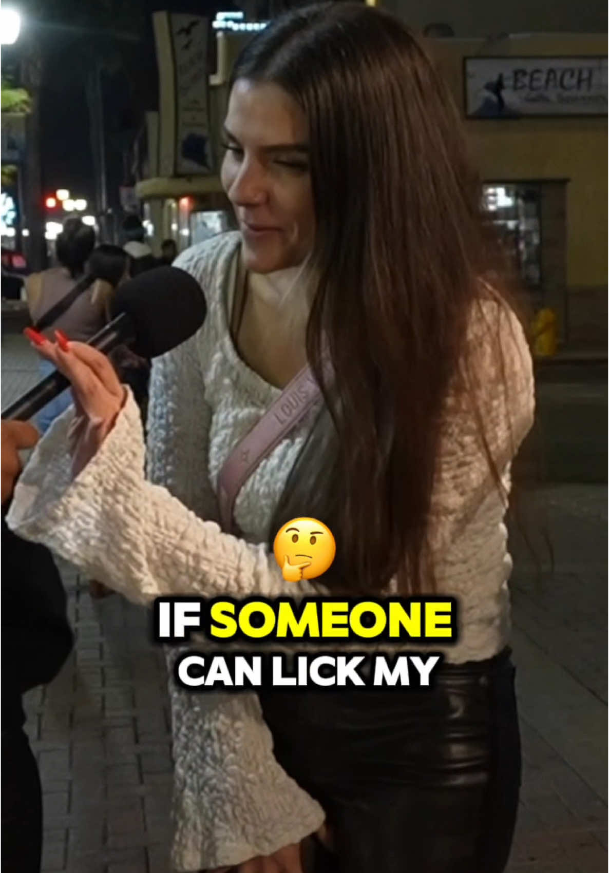 Asking girls what they’re biggest turn off is #streetinterview #publicinterview #fyp #hunningtonbeach 