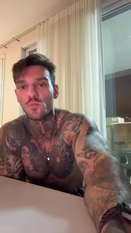 uma das músicas do Lucas Lucco que está no próximo no próximo projeto chamado 