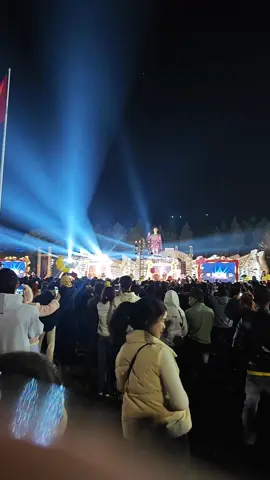 Pháo hoa 2025 #quangtruongdaidoanket #giaothua #happynewyear #phaobong #pleiku #gialai 