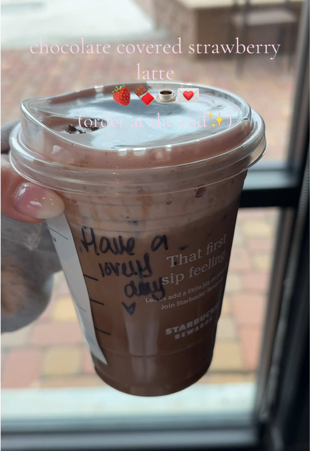 SO GOOD🥰🍓🍫 #fypシ #fyp #teamwork #starbucks #starbucksvalentine #starbucksdrinks #starbucksorder 