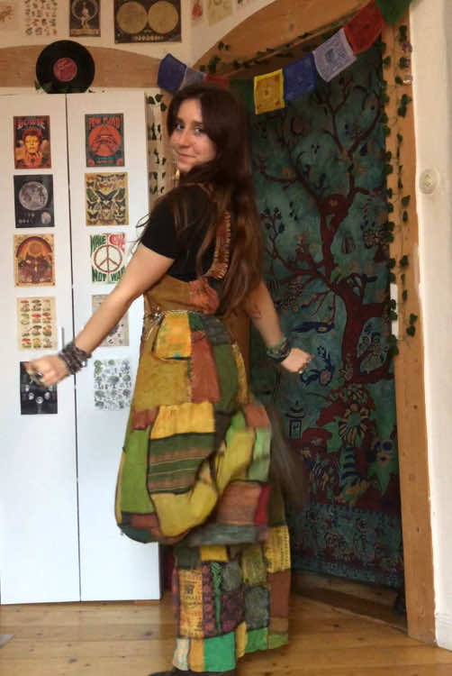 What’s your favourite thing about the hippie lifestyle? ☮️🌿🧚‍♀️✨ #hippie #hippietok #outfit 