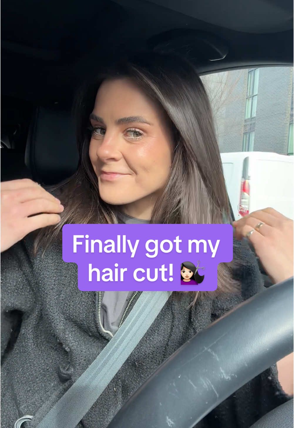 You guys don’t even know how badly I needed this chop. If you’re looking for a really good hair cut but at a reasonable price point go check out Tania at Hair Collective (I tagged them on the photo app) in West Toronto. She really is the best. She always takes her time to make sure the hair is as healthy as possible. #haircollective #haircut #tothesalon #toronto #torontohaircut #torontosalon #besttorontohaircut #hair #brunette #beldoesstuff 