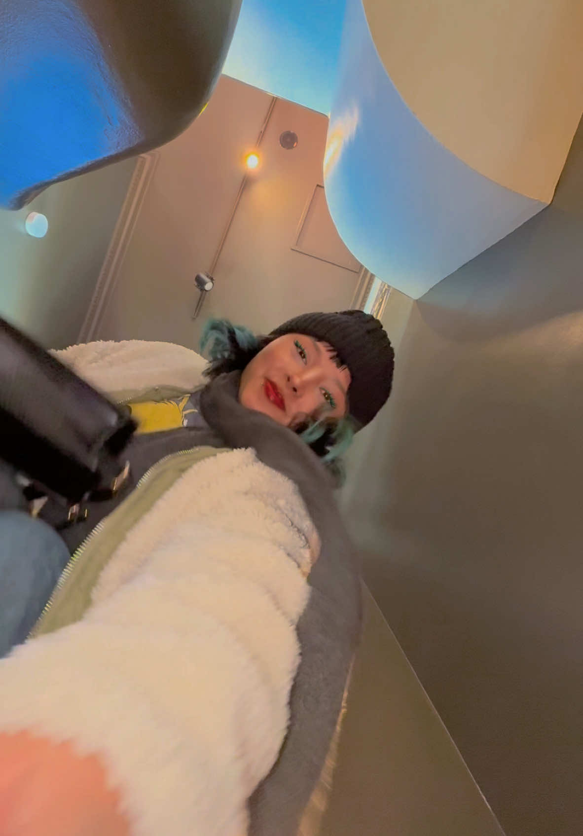 Viajes extremos 😅 solo eran tres pisos. #viajes #viral_video #humor #viaje #lugares #tour 