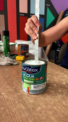 Epóxi pinta tudo Eucatex. 