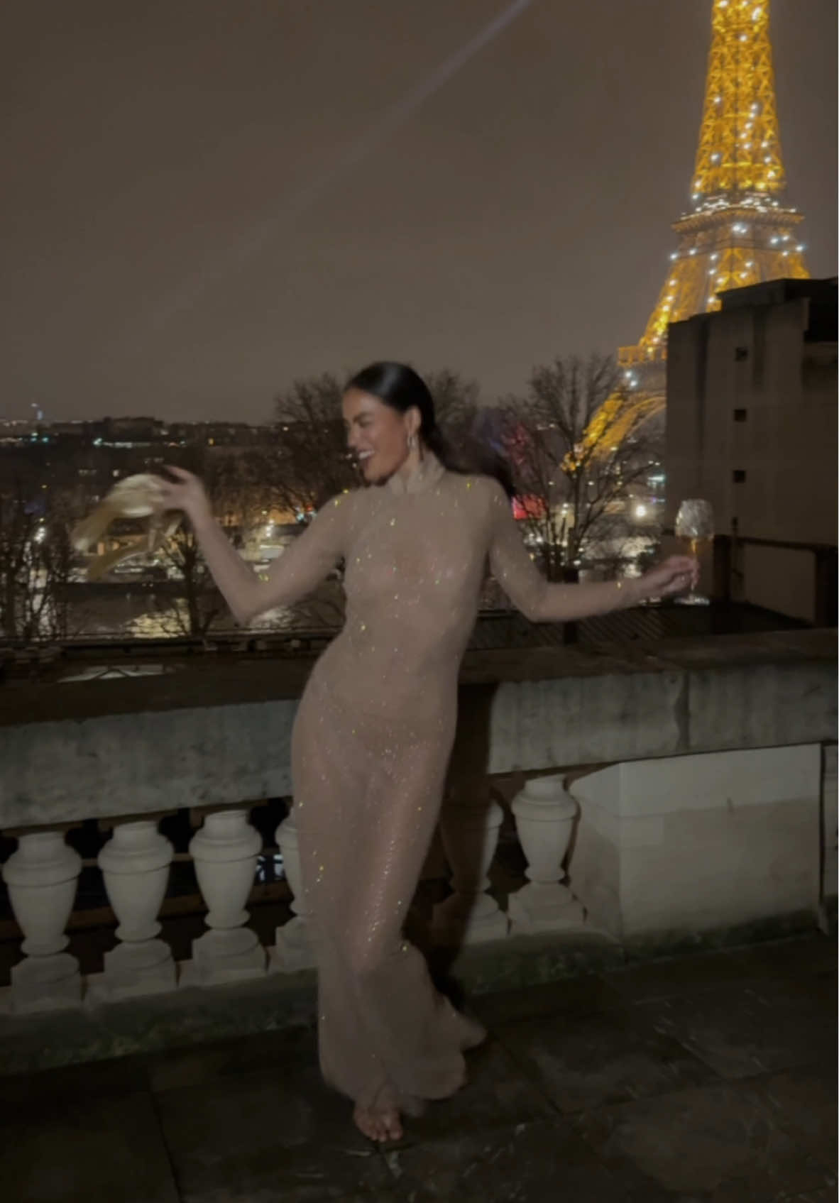after midnight in Paris ✨🥂  #paris #eiffeltower #dancingqueen 