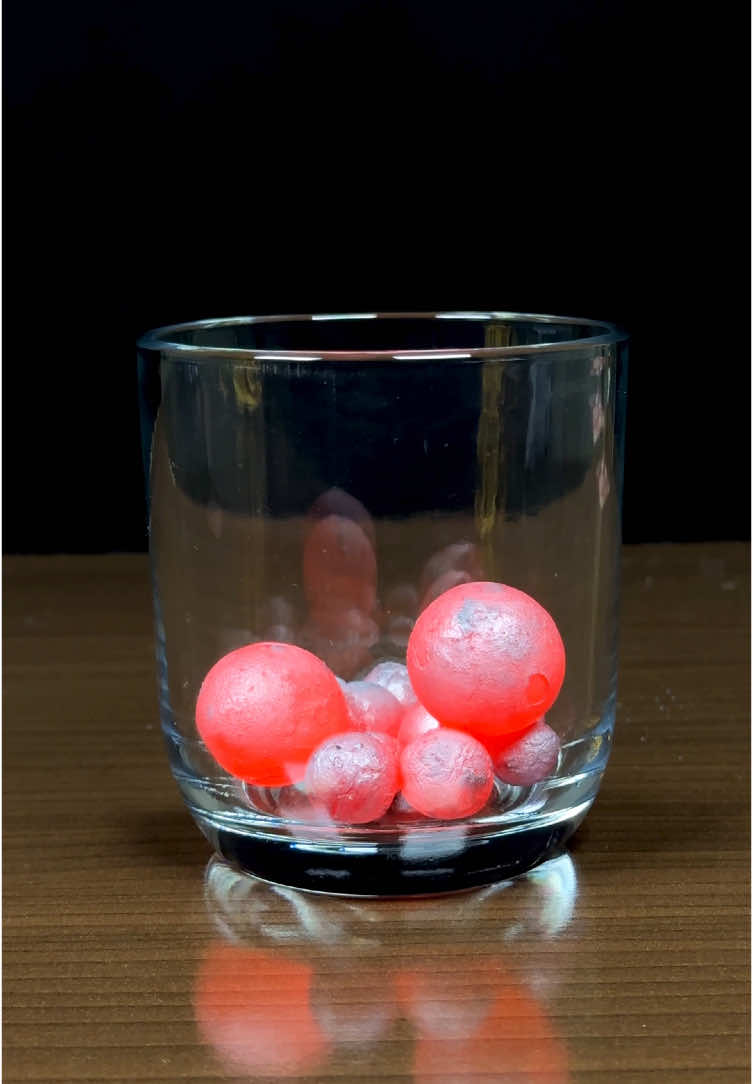 1000°C Glowing Metal Balls vs Water Glass 🍺😱 #dontattempt #donebyprofessionals #experiment #Science #satisfying