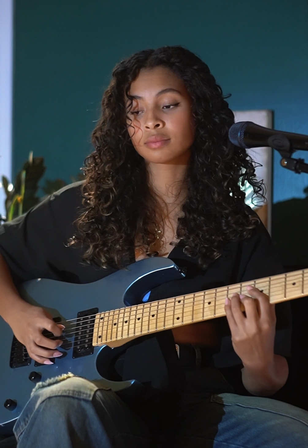 “Love is a bxtch” loop🖤 @Two Feet #fyp #foryoupage #trending #music #cover #electricguitar 