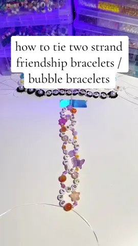 Frriendship bracelets like double strand bubble or wavy friendship bracelet designs are easy to tie with these methods!  #makingbracelets #makethefriendshipbracelets #handmadejewelry #beads 