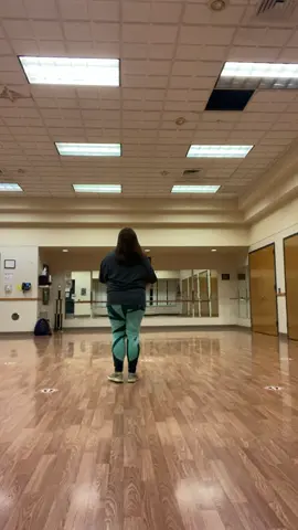 Throwback to old pageant routines!  #triplethreatacademy #dance #makeup #pageants #hiphop #Thereshetravels #travellife #triplethreat #studiolife #throwback 