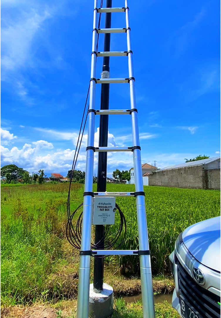 . . #fiberoptic #myrepublic #teknisiwifi #jointer #wifiindonesia #installation #wifi #fat #fyp #fypシ 