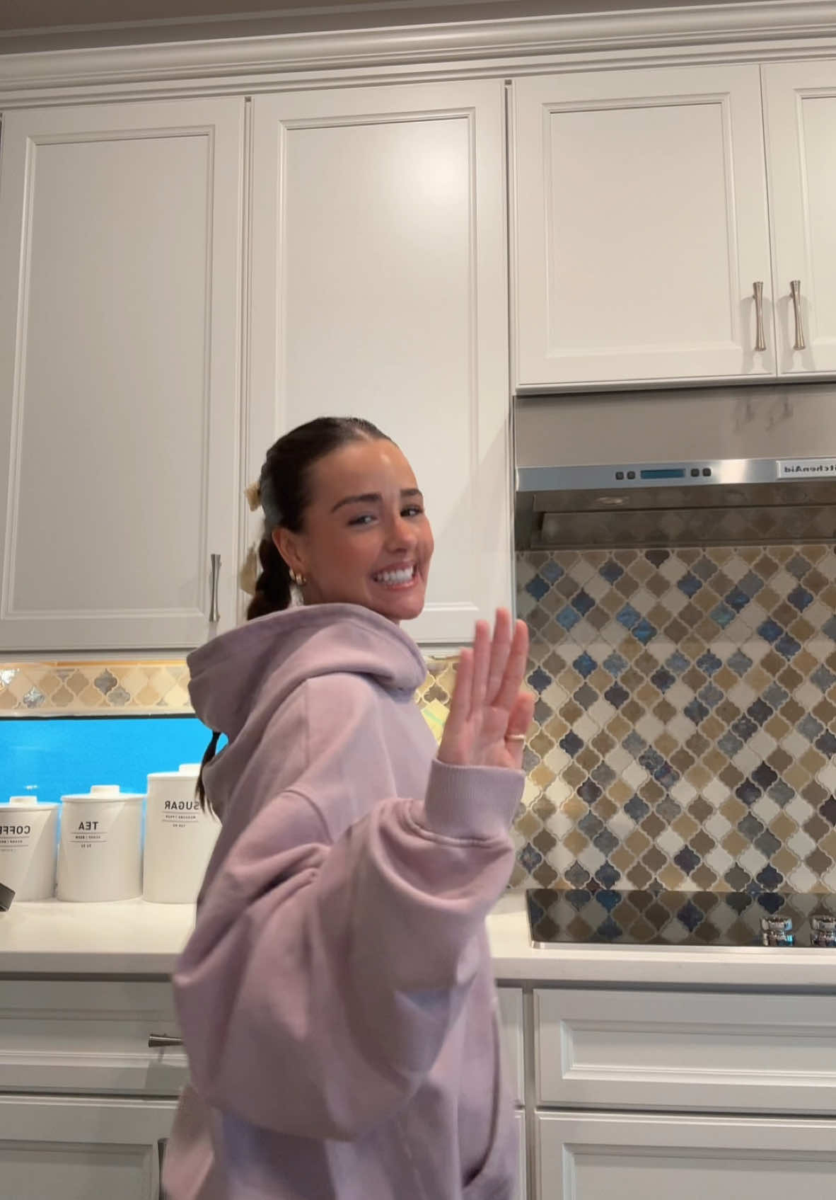 Hoodie from @Yuxus 😍