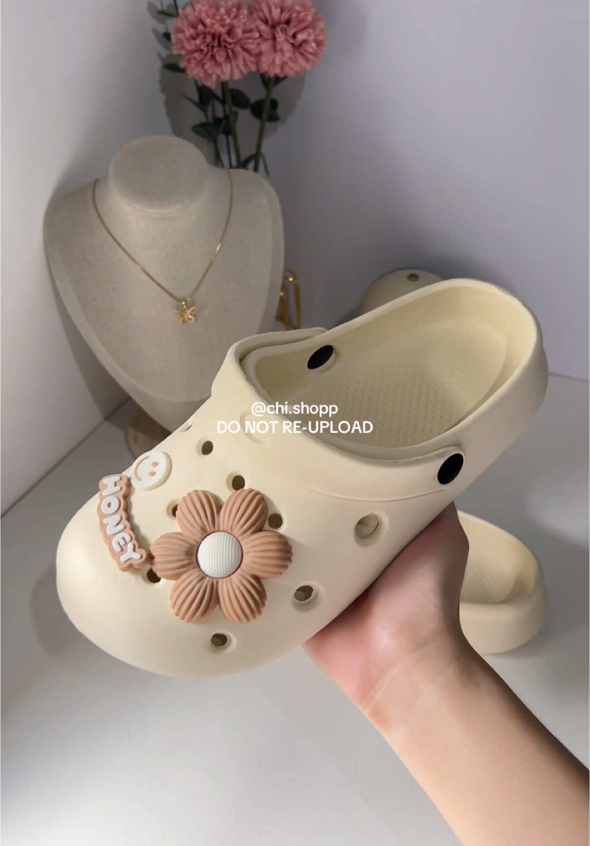 Replying to @RiaRecos🦭 4 Colors available po!🤎 #clogs #clogslipper #fyp #clogshoes #clogsforwomen #fyppppppppppppppppppppppp 